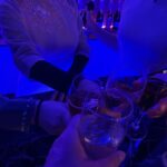 アオザイガールズと3人と乾杯